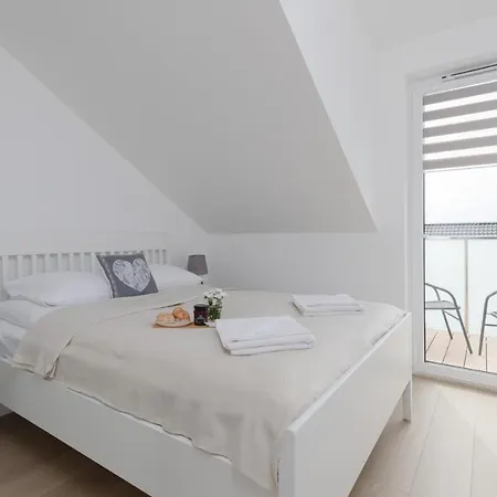 Posesja Kapitanska Przy Plazy Apartments Grzybowo By Noclegi Renters Exterior photo